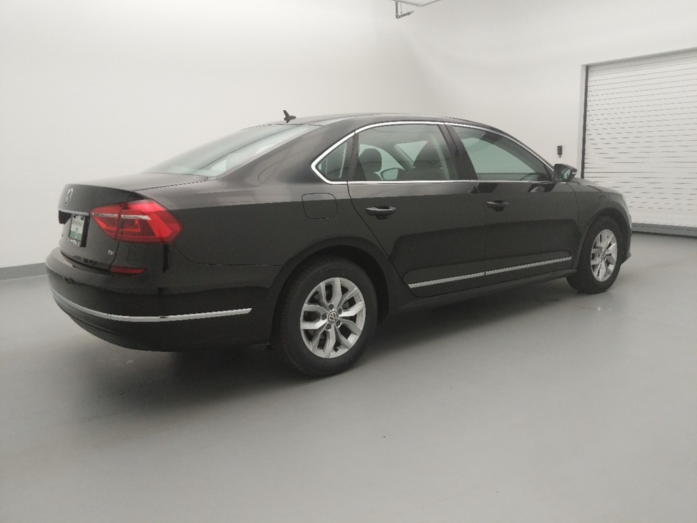 2016 Volkswagen Passat - Passenger Rear Side