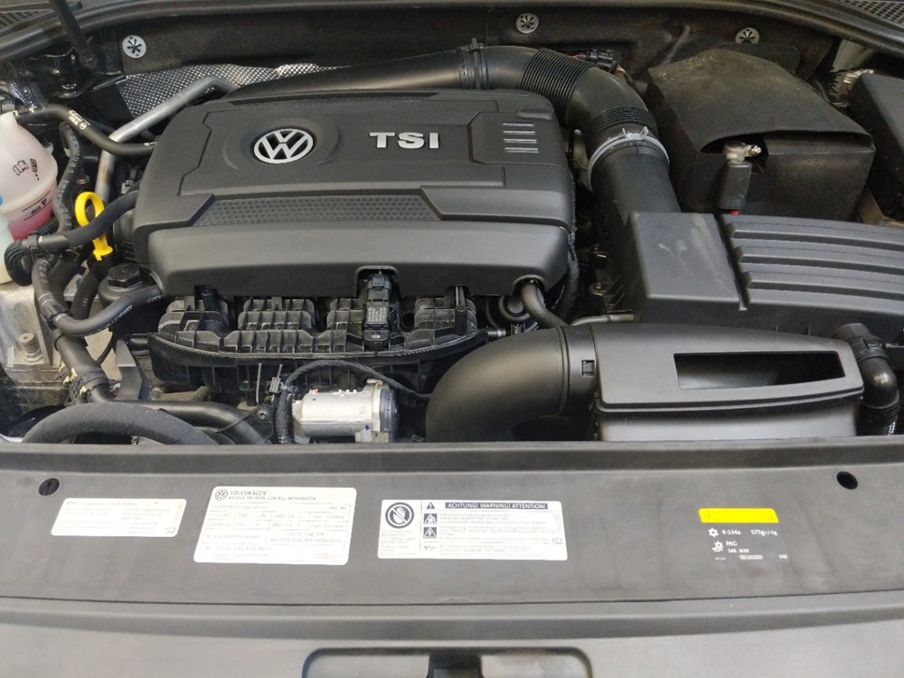 2016 Volkswagen Passat - Engine
