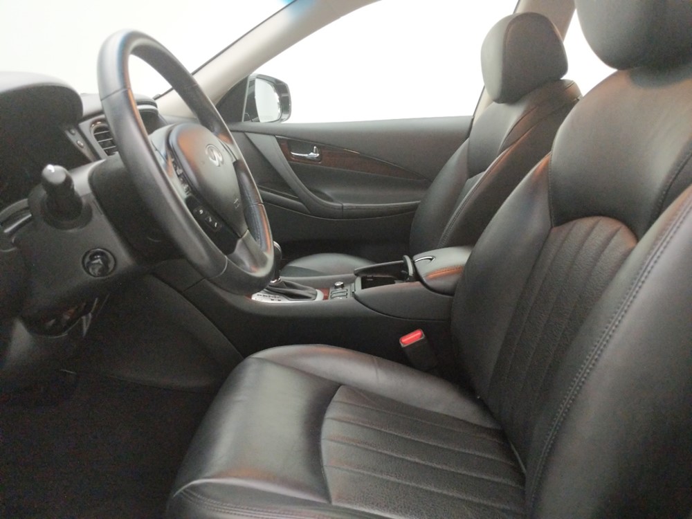 2016 INFINITI QX50 - Driver Front Seat