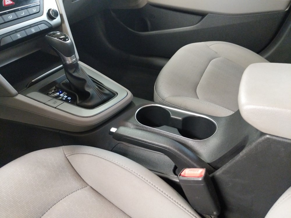 2018 Hyundai Elantra - Center Console/Cup Holders