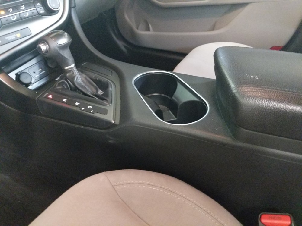 2015 Kia Optima - Center Console/Cup Holders