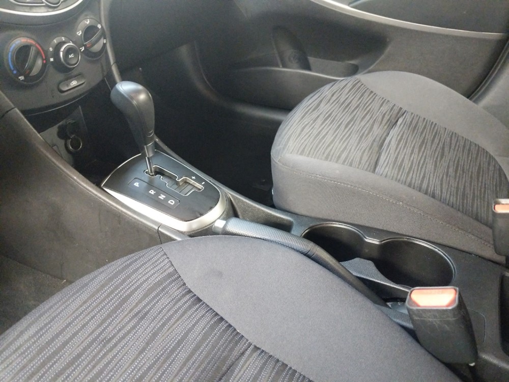 2017 Hyundai Accent - Center Console/Cup Holders
