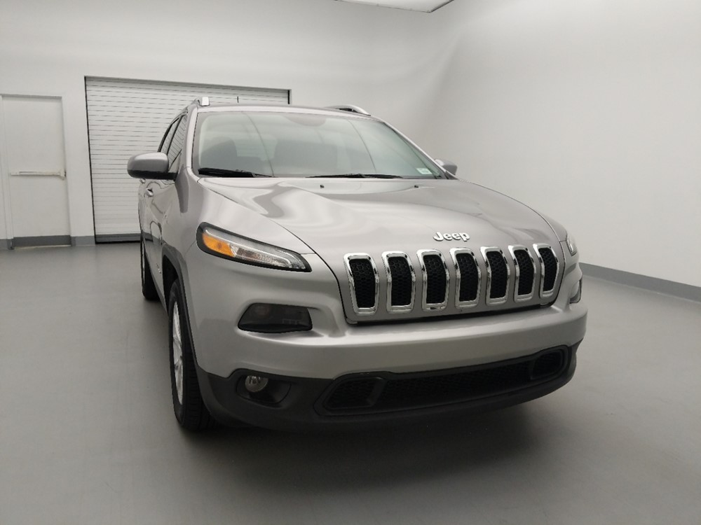 2018 Jeep Cherokee - Passenger Front Hood