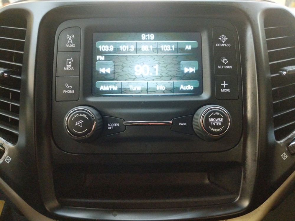 2018 Jeep Cherokee - Stereo Package