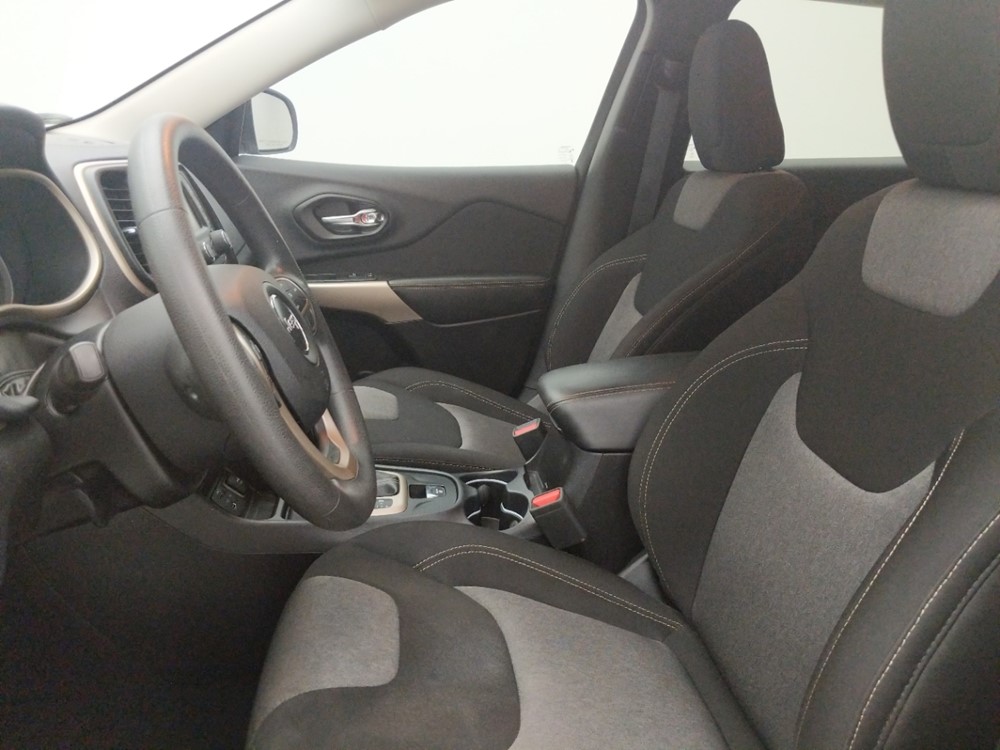 2018 Jeep Cherokee - Driver Front Seat