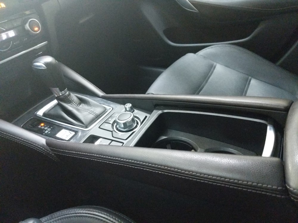2016 Mazda Mazda6 - Center Console/Cup Holders