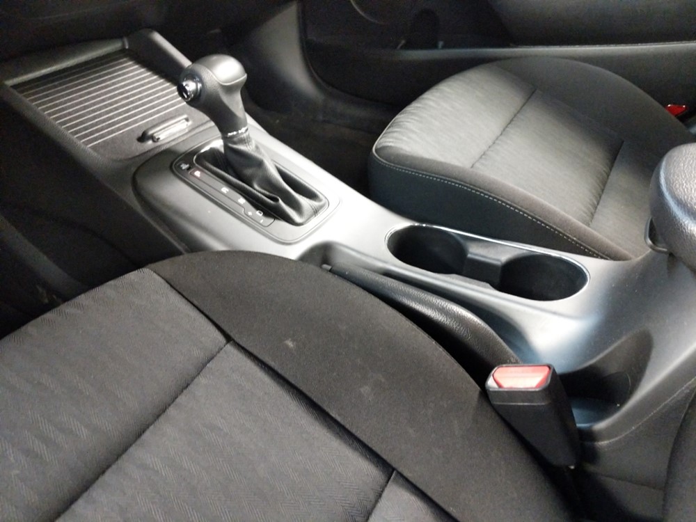 2016 Kia Forte - Center Console/Cup Holders