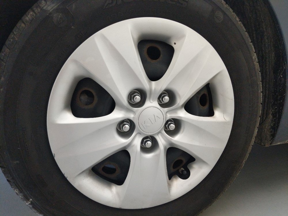 2016 Kia Forte - Wheel