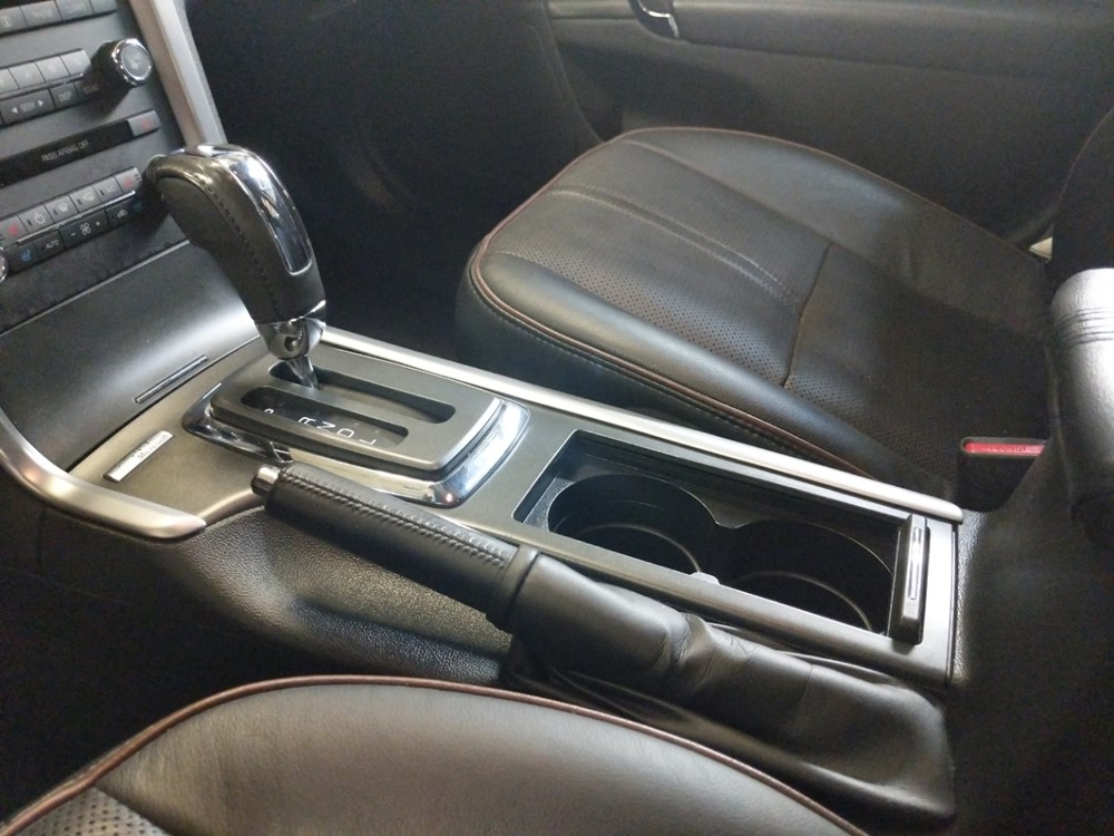 2012 Lincoln MKZ - Center Console/Cup Holders
