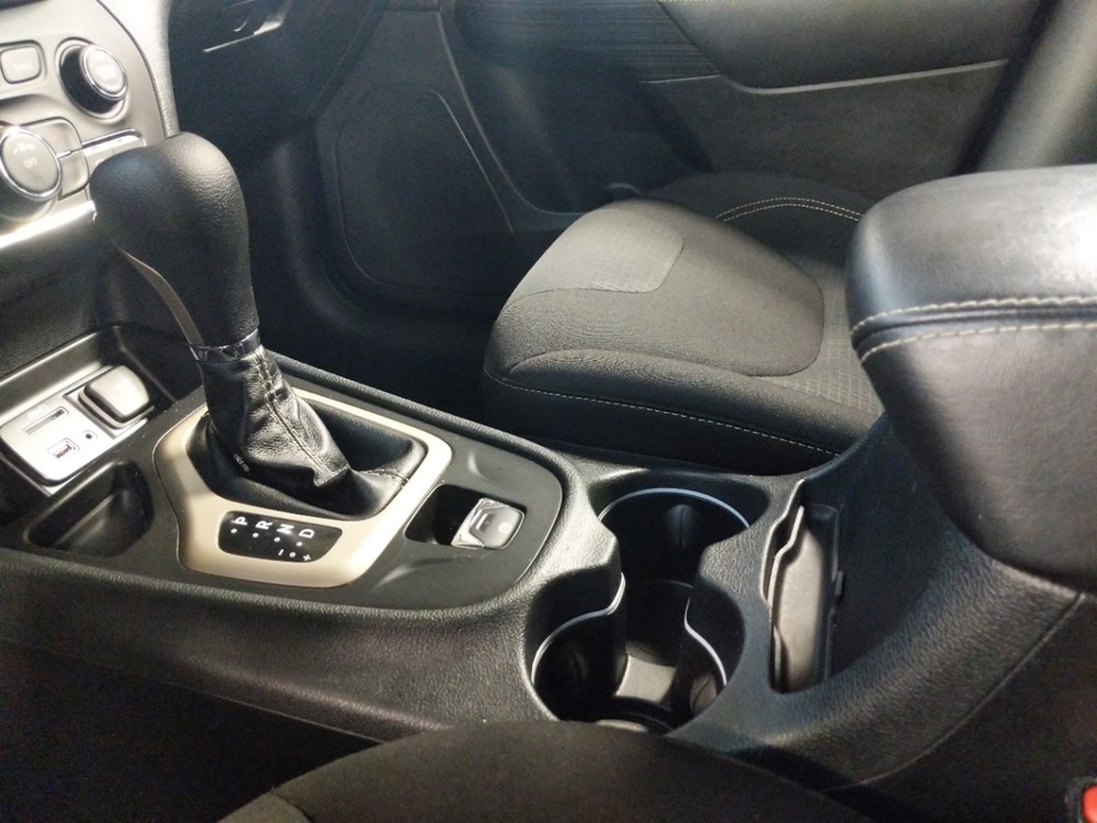 2015 Jeep Cherokee - Center Console/Cup Holders
