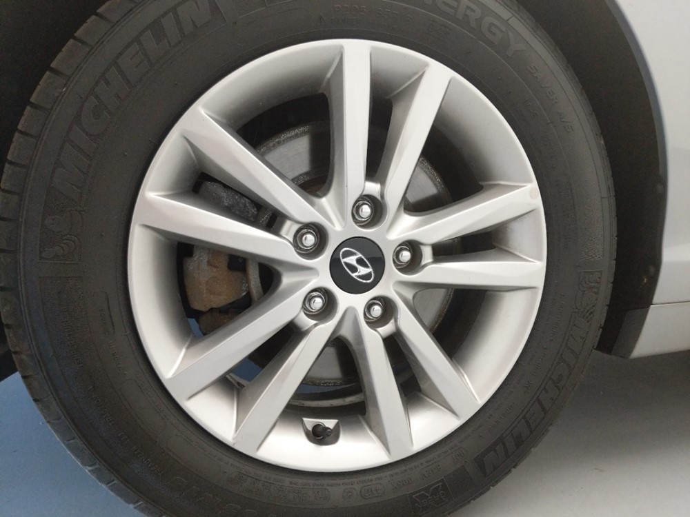 2015 Hyundai Sonata - Wheel