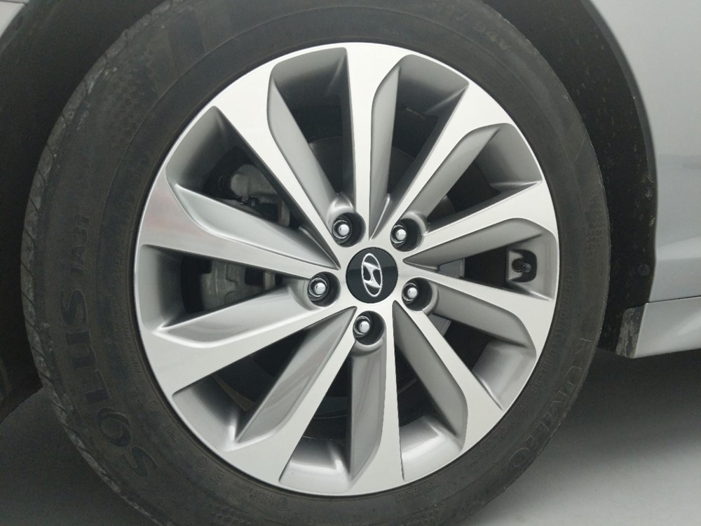 2016 Hyundai Sonata - Wheel