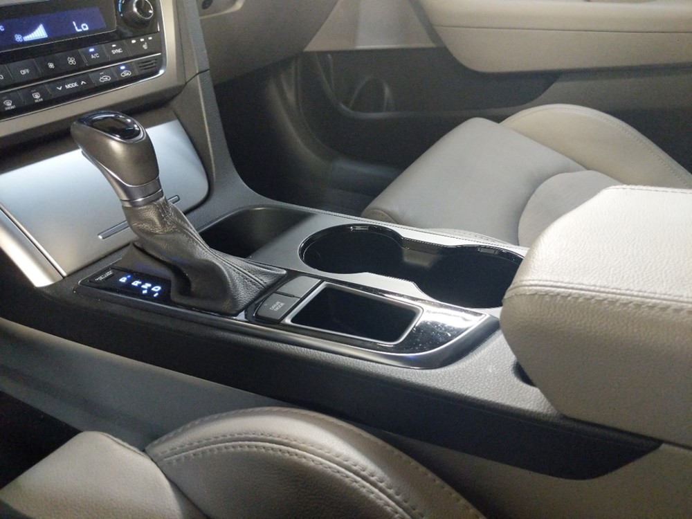 2016 Hyundai Sonata - Center Console/Cup Holders