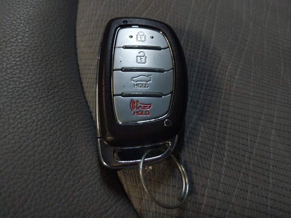 2016 Hyundai Sonata - Keys