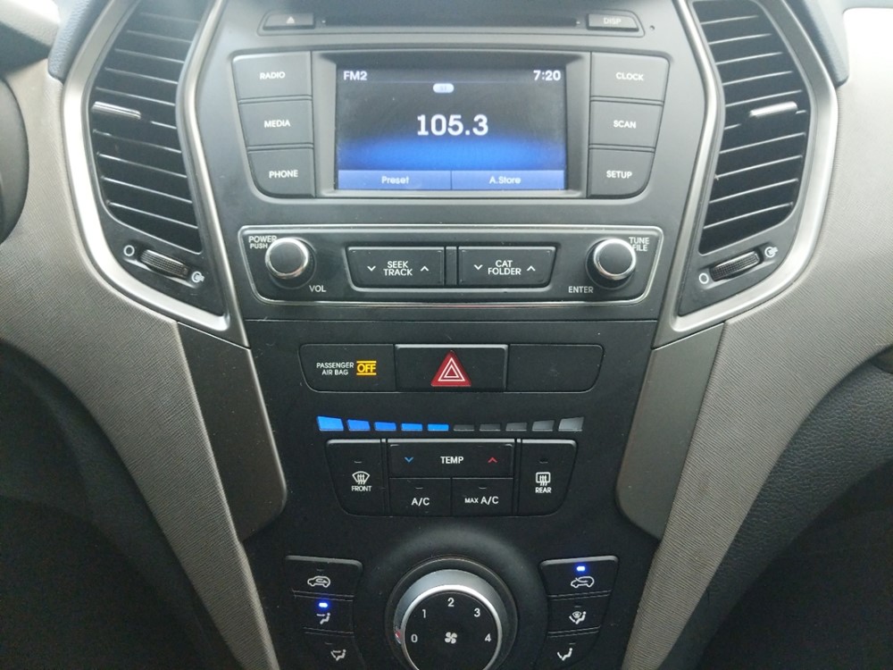 2017 Hyundai Santa Fe - Stereo Package