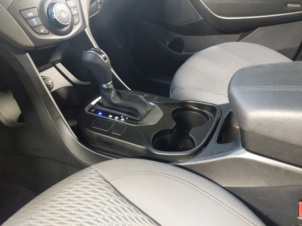 2017 Hyundai Santa Fe - Center Console/Cup Holders