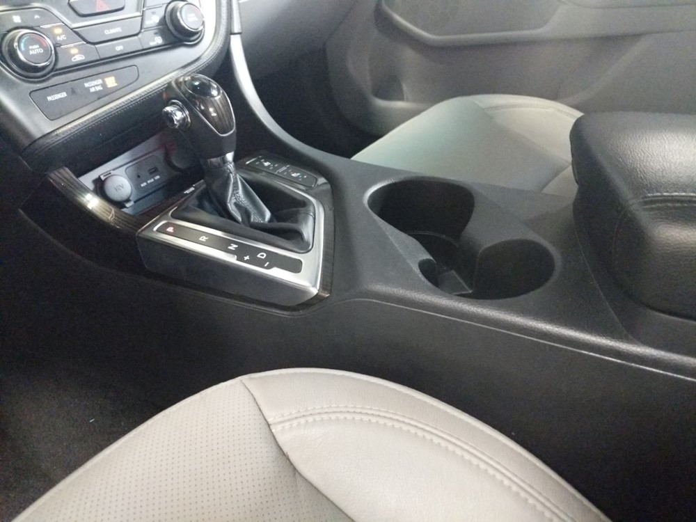 2012 Kia Optima - Center Console/Cup Holders
