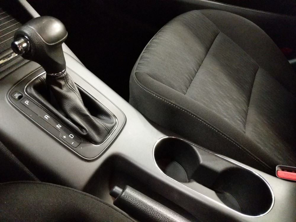 2016 Kia Forte - Center Console/Cup Holders