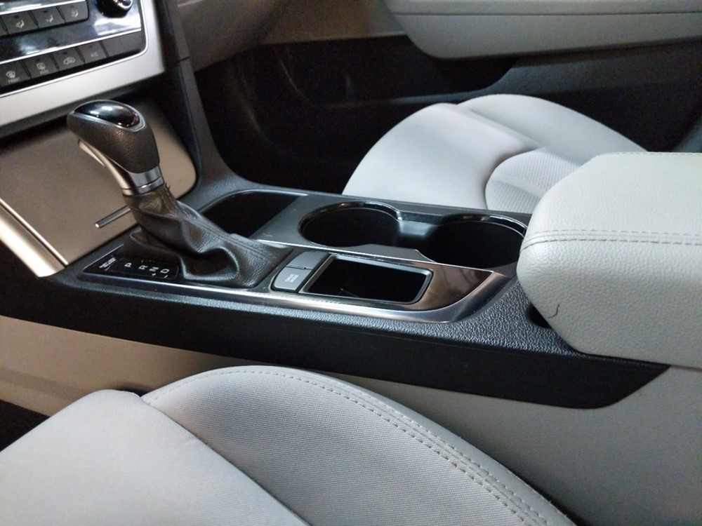 2015 Hyundai Sonata - Center Console/Cup Holders