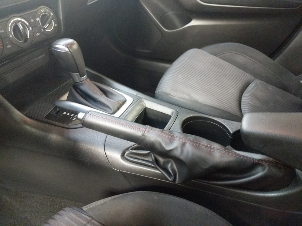2014 Mazda Mazda3 - Center Console/Cup Holders