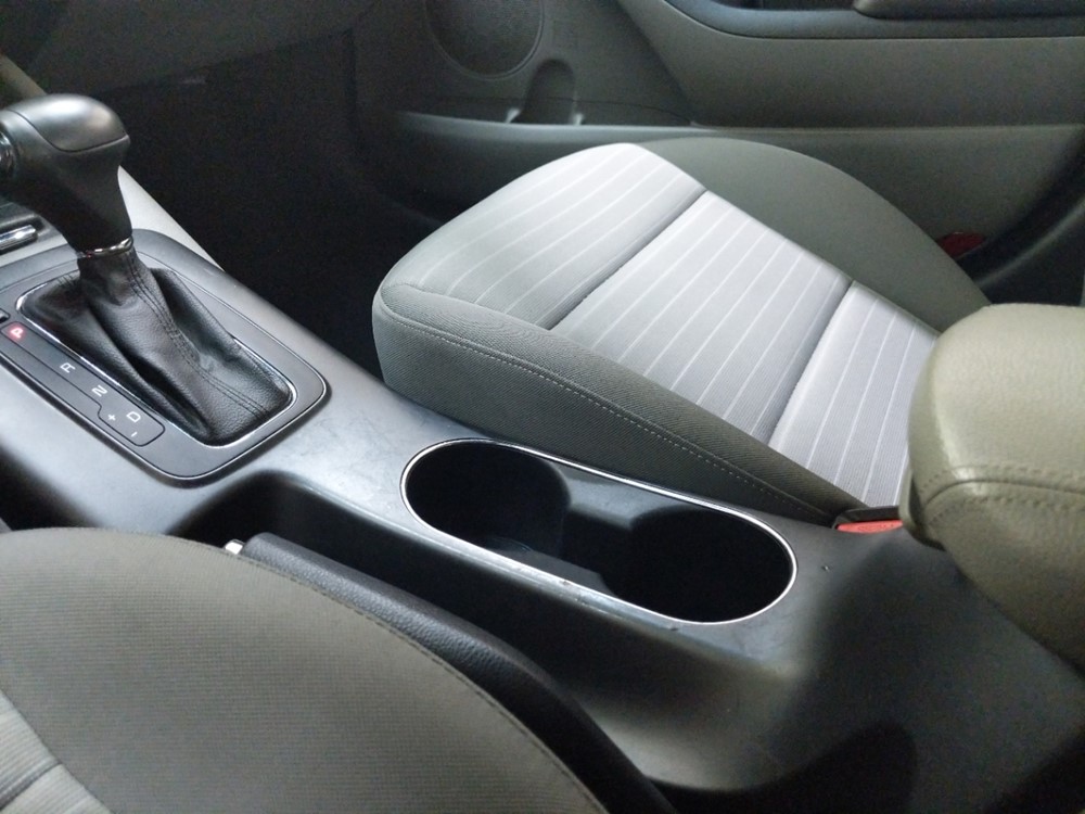 2015 Kia Forte - Center Console/Cup Holders