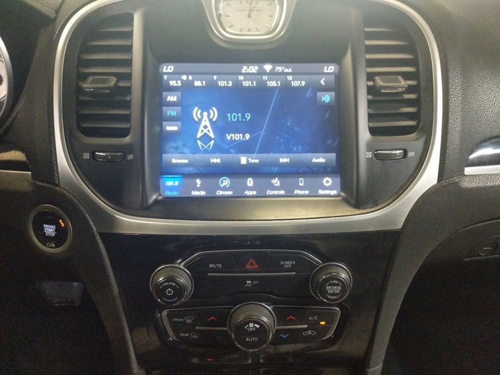 2018 Chrysler 300 - Stereo Package