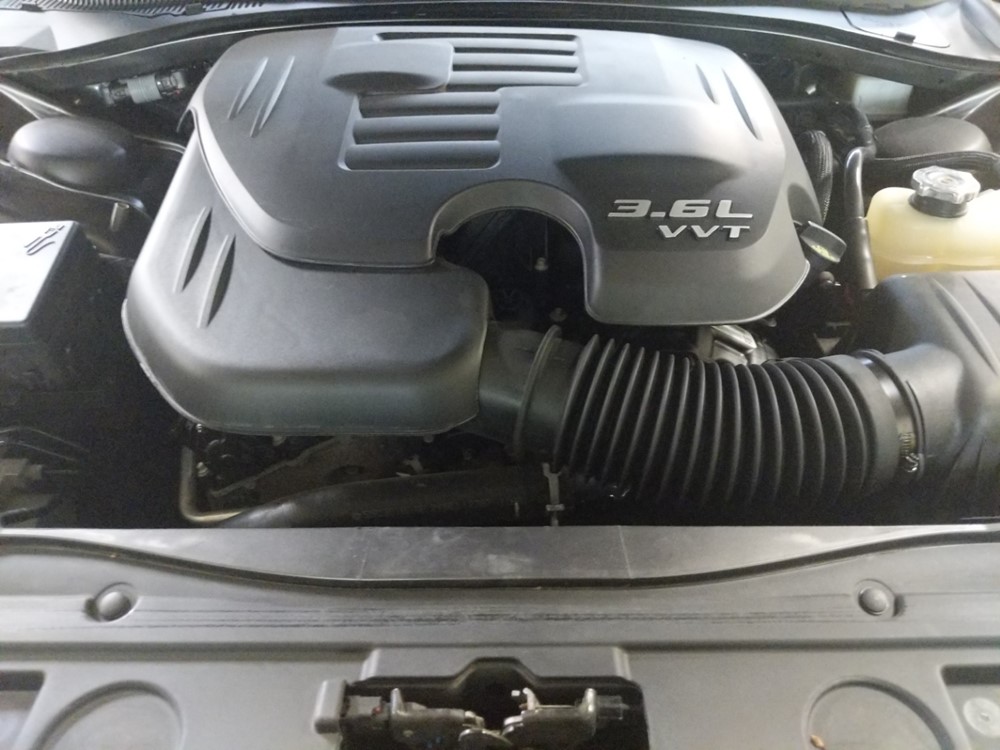 2018 Chrysler 300 - Engine