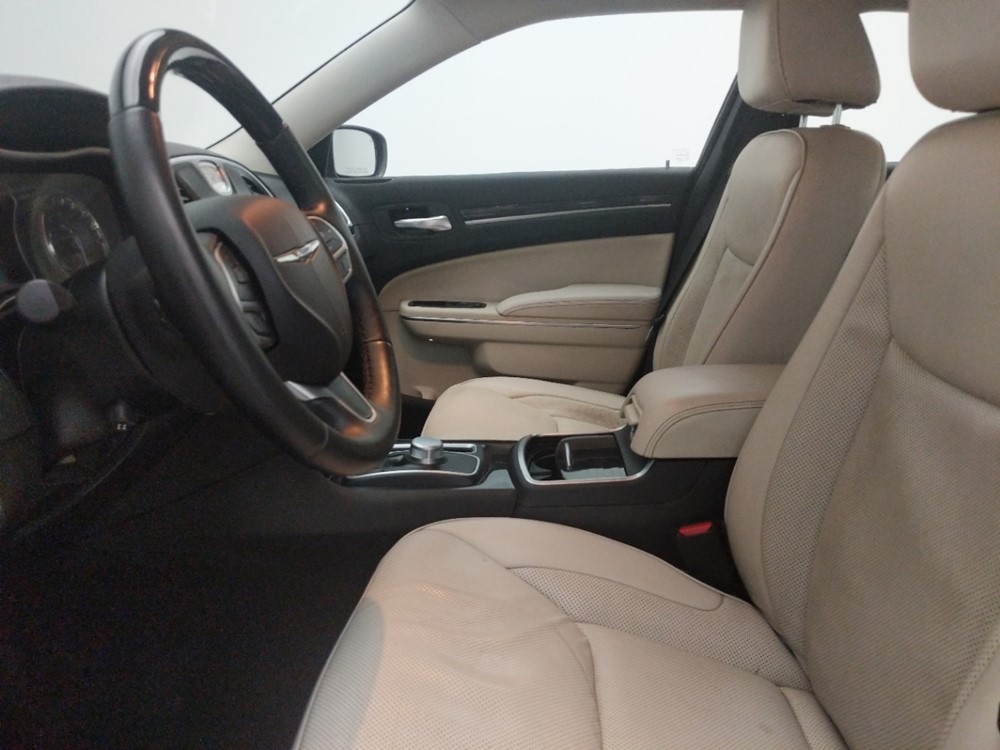 2018 Chrysler 300 - Driver Front Seat