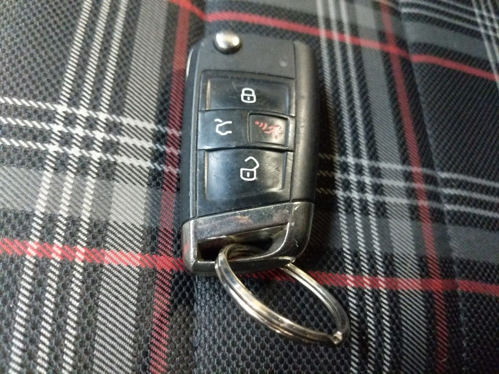 2017 Volkswagen Golf - Keys