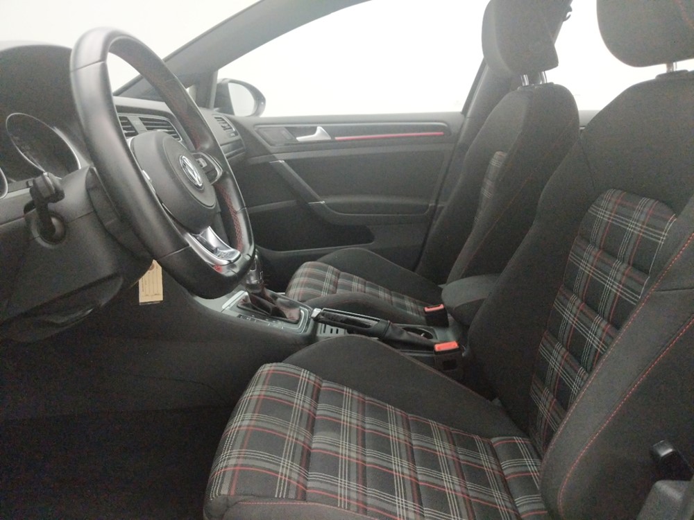 2017 Volkswagen Golf - Driver Front Seat