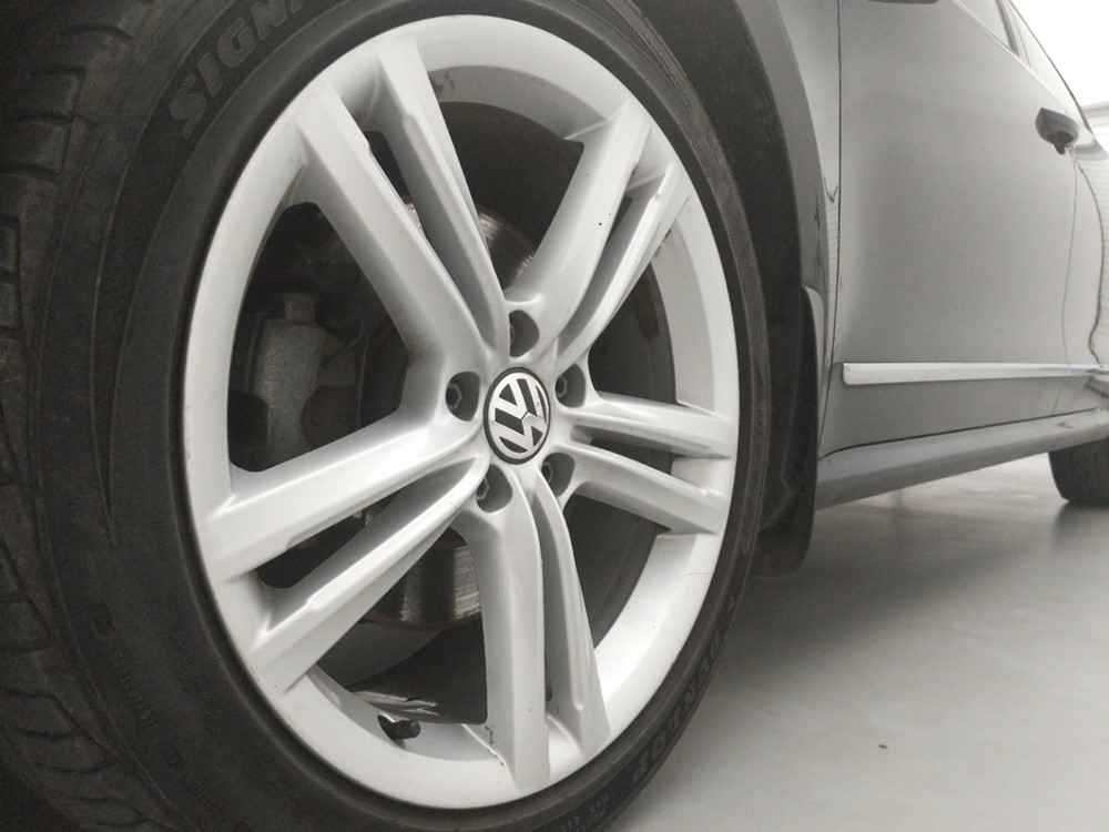 2015 Volkswagen Passat - Wheel