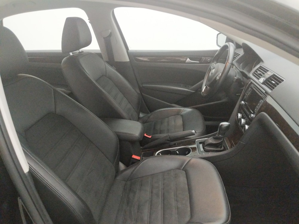 2015 Volkswagen Passat - Passenger Front Seat