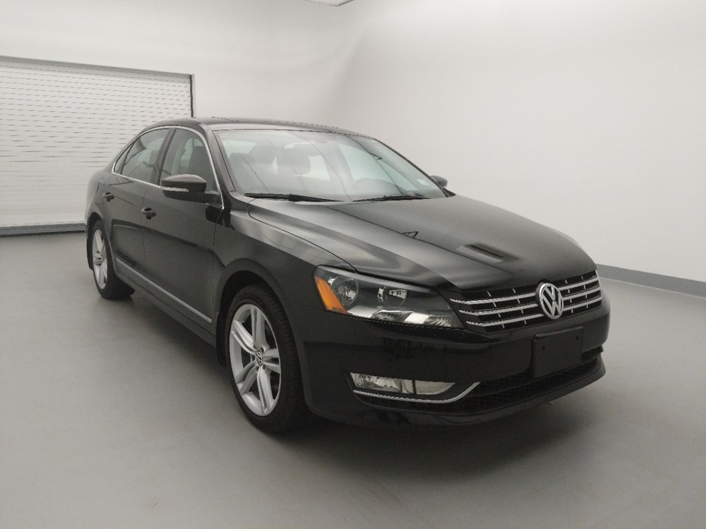 2015 Volkswagen Passat - Passenger Front Bumper