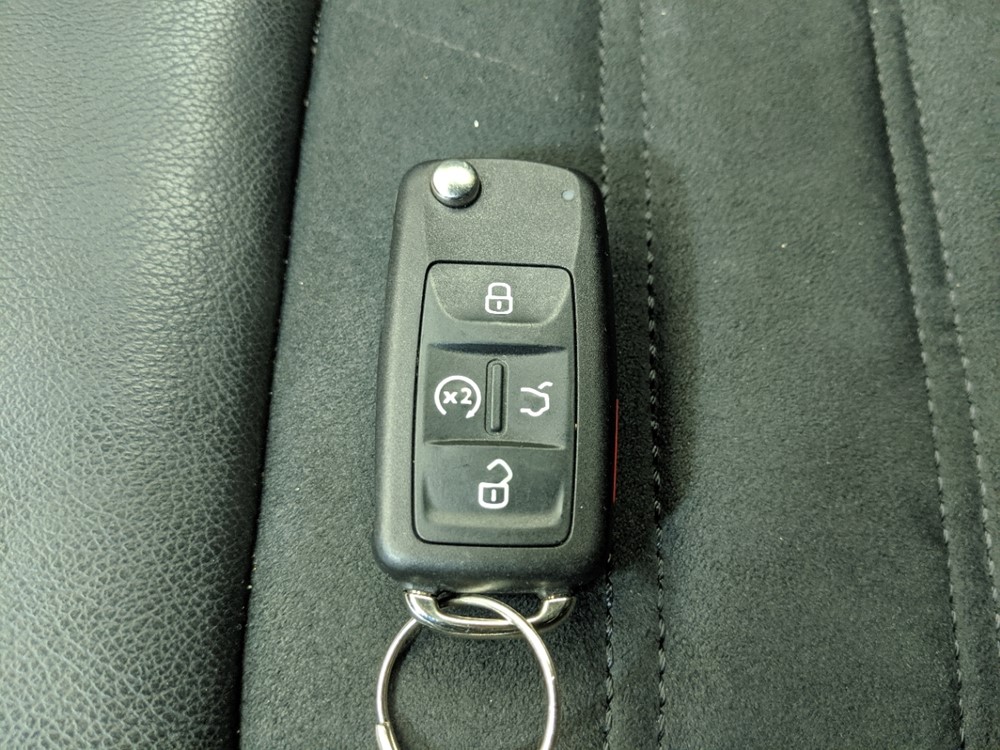 2015 Volkswagen Passat - Keys
