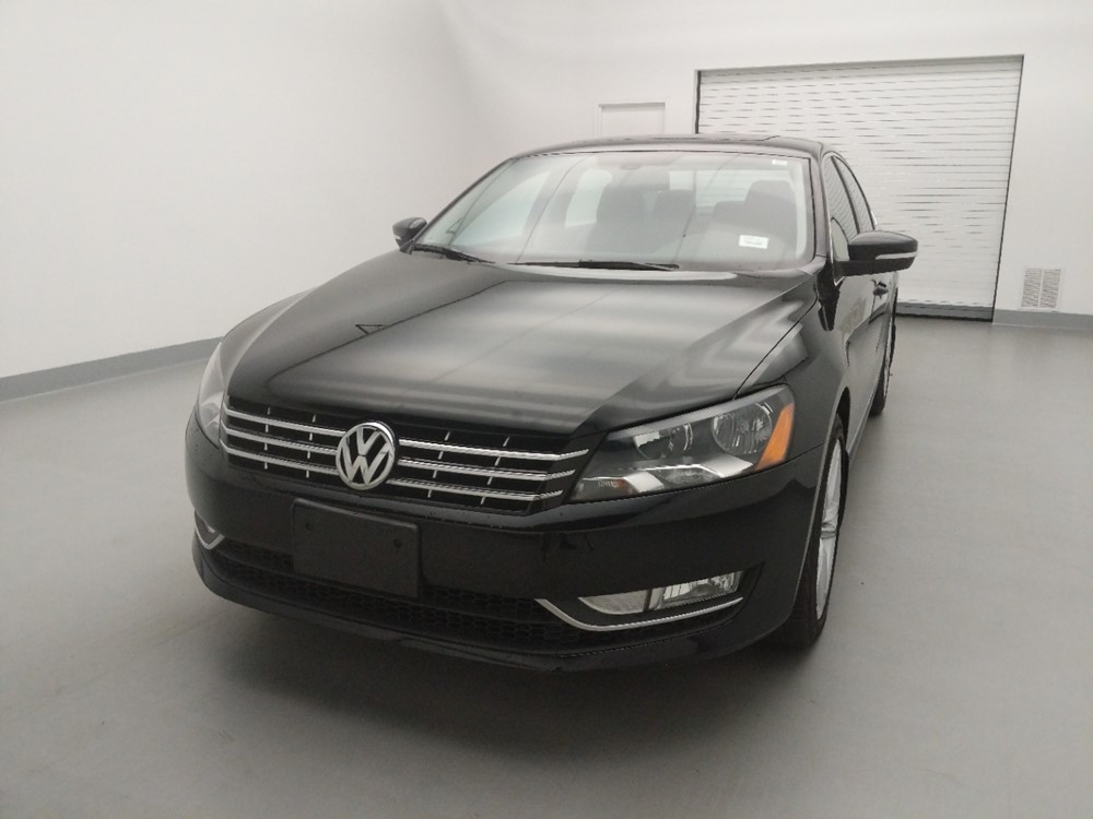 2015 Volkswagen Passat - Driver Front Hood