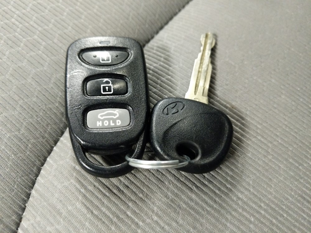 2017 Hyundai Elantra - Keys