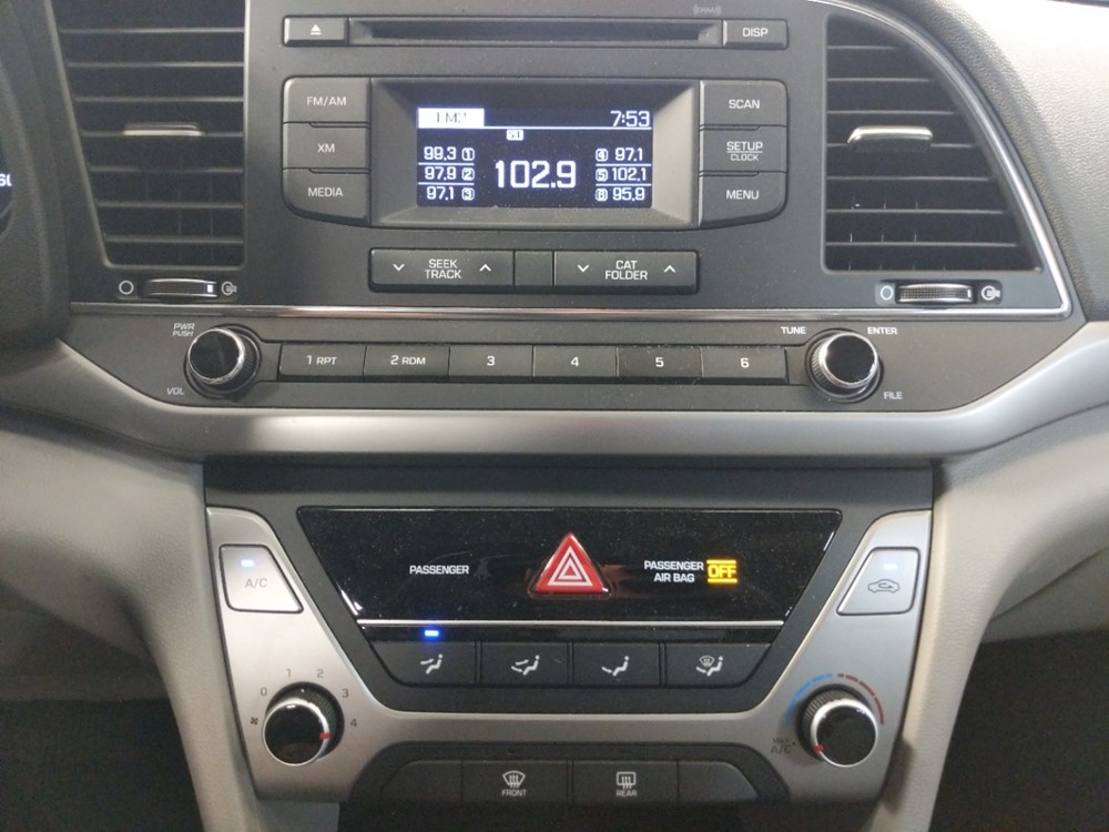 2017 Hyundai Elantra - Stereo Package