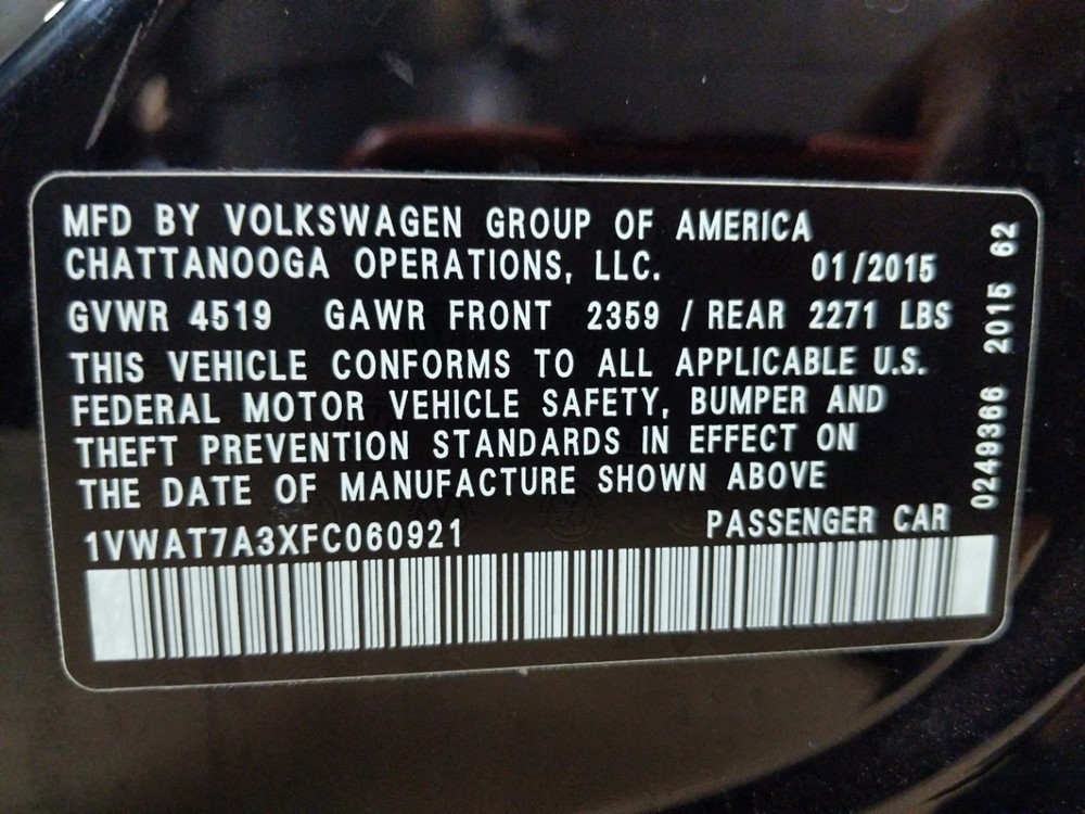 2015 Volkswagen Passat - VIN Plate
