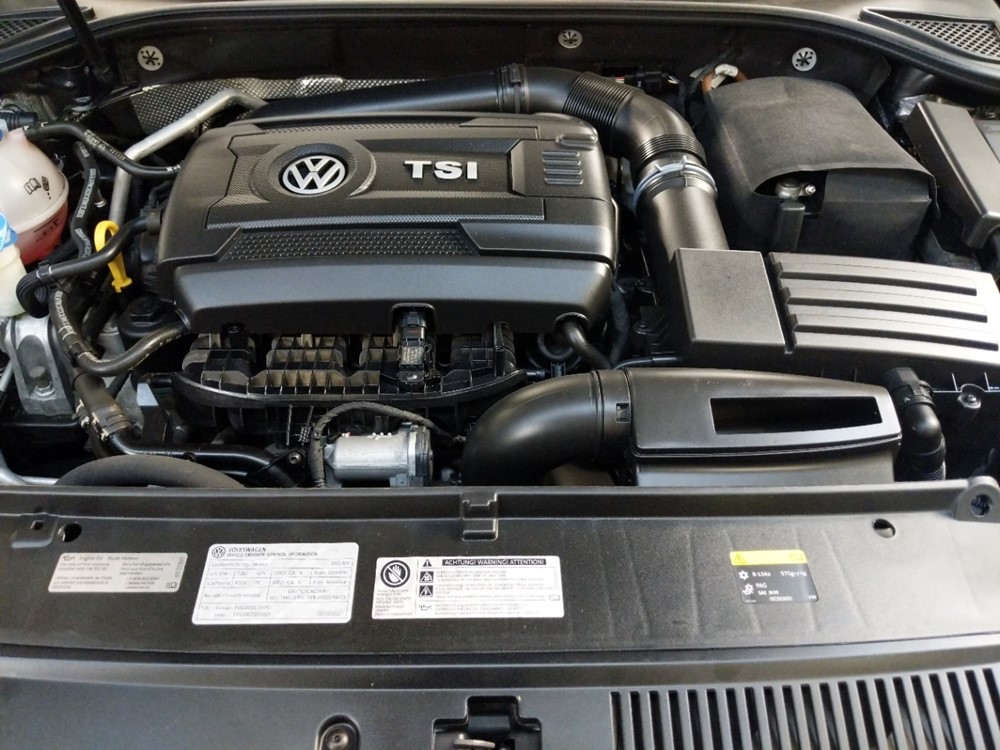 2015 Volkswagen Passat - Engine