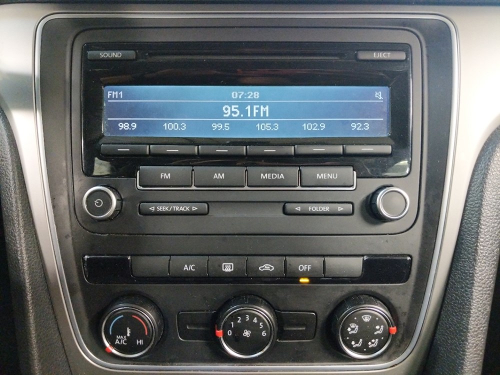2015 Volkswagen Passat - Stereo Package