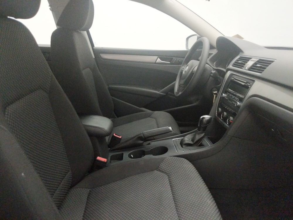 2015 Volkswagen Passat - Passenger Front Seat