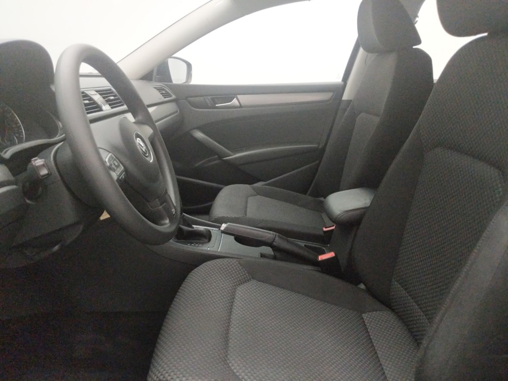 2015 Volkswagen Passat - Driver Front Seat