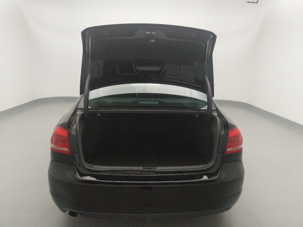 2015 Volkswagen Passat - Trunk