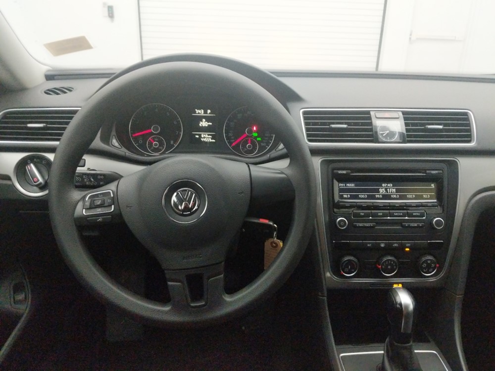 2015 Volkswagen Passat - Driver Dash