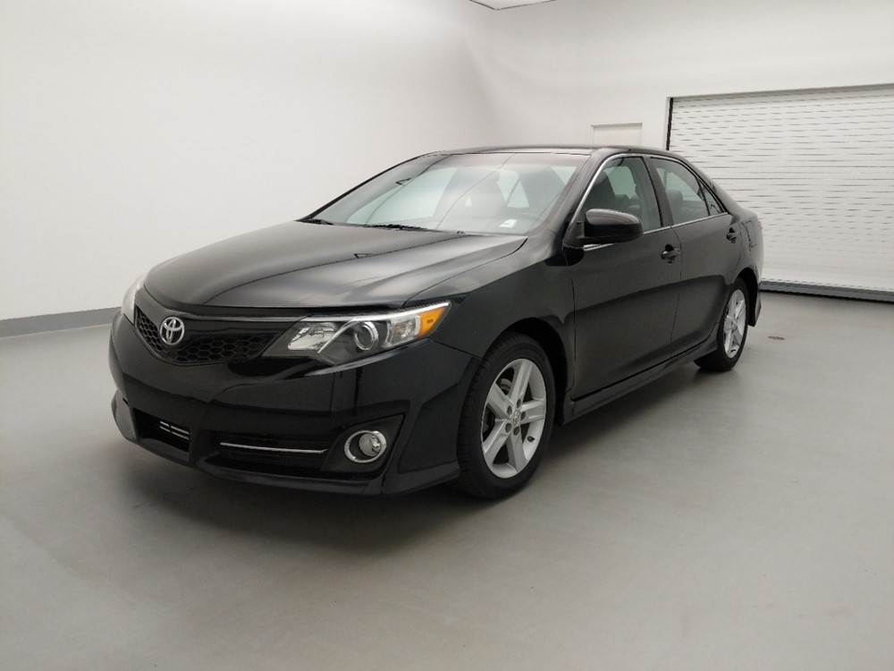Used 2013 Toyota Camry Driver Front Bumper