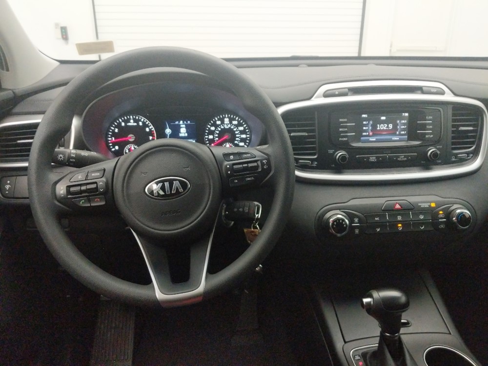 2017 Kia Sorento - Driver Dash