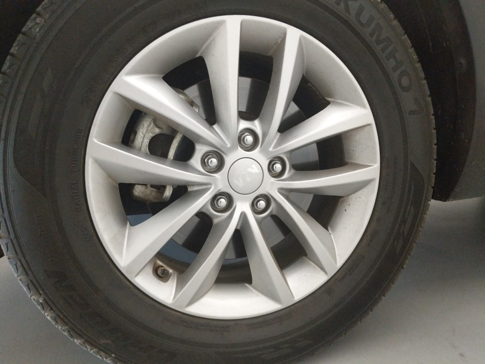 2017 Kia Sorento - Wheel