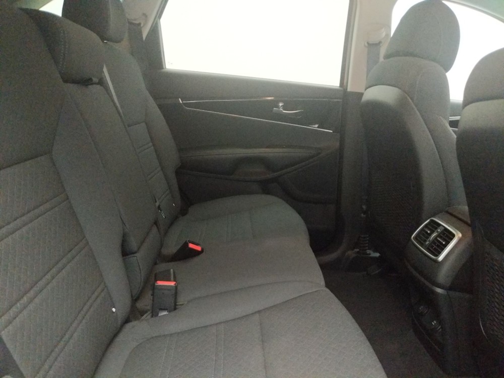 2017 Kia Sorento - Passenger Rear Seat