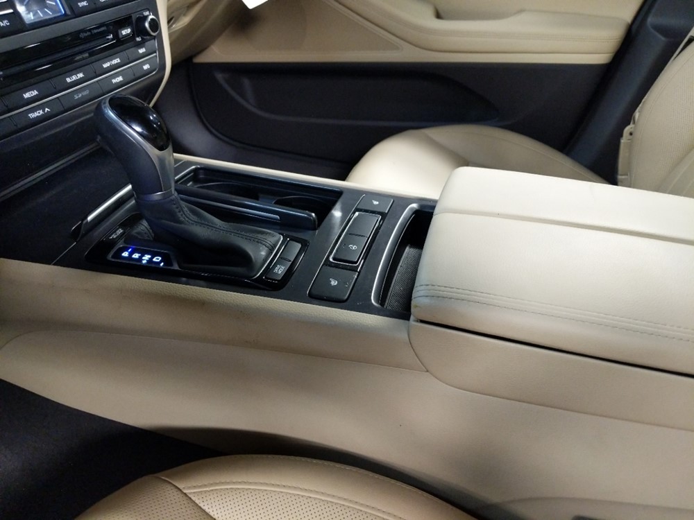 2016 Hyundai Genesis - Center Console/Cup Holders