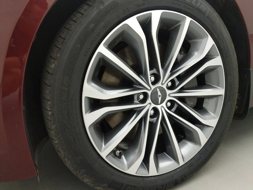 2016 Hyundai Genesis - Wheel